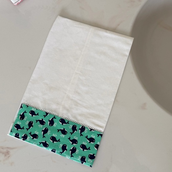 NEW 2 Linen Cotton Hand Towels - Whale Print - Picture 5 of 11